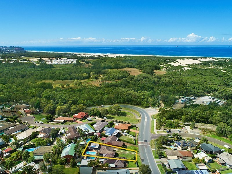 18 Railway Crescent, Belmont North NSW 2280