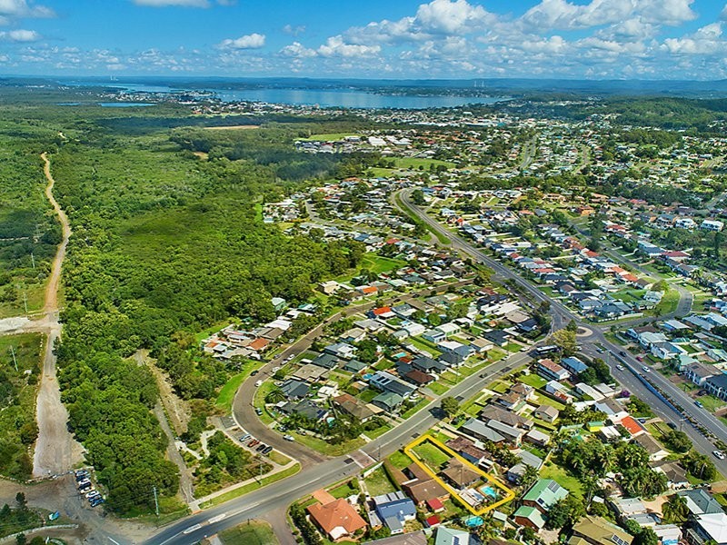 18 Railway Crescent, Belmont North NSW 2280