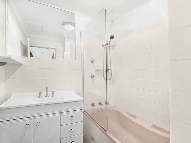 18 Railway Crescent, Belmont North NSW 2280