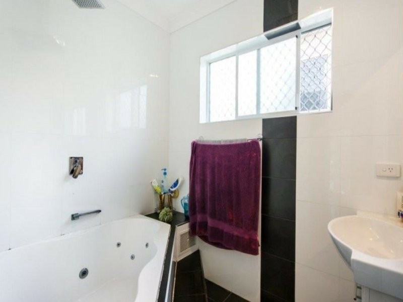 2 Louisa Avenue, Cardiff South NSW 2285