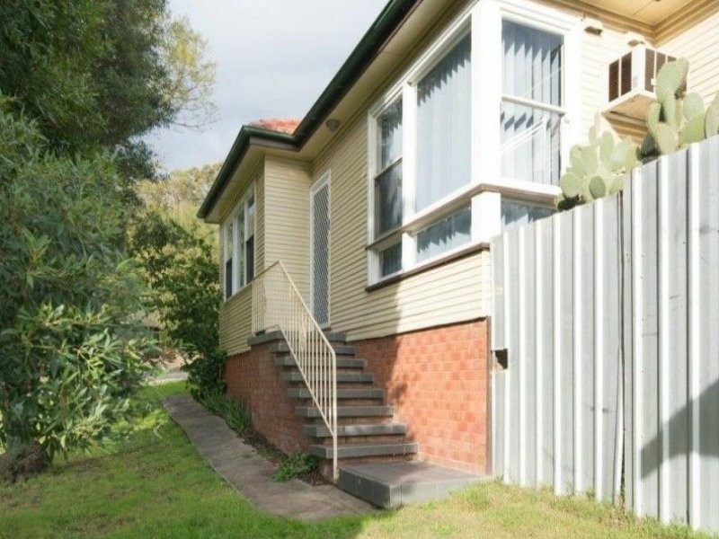 2 Louisa Avenue, Cardiff South NSW 2285