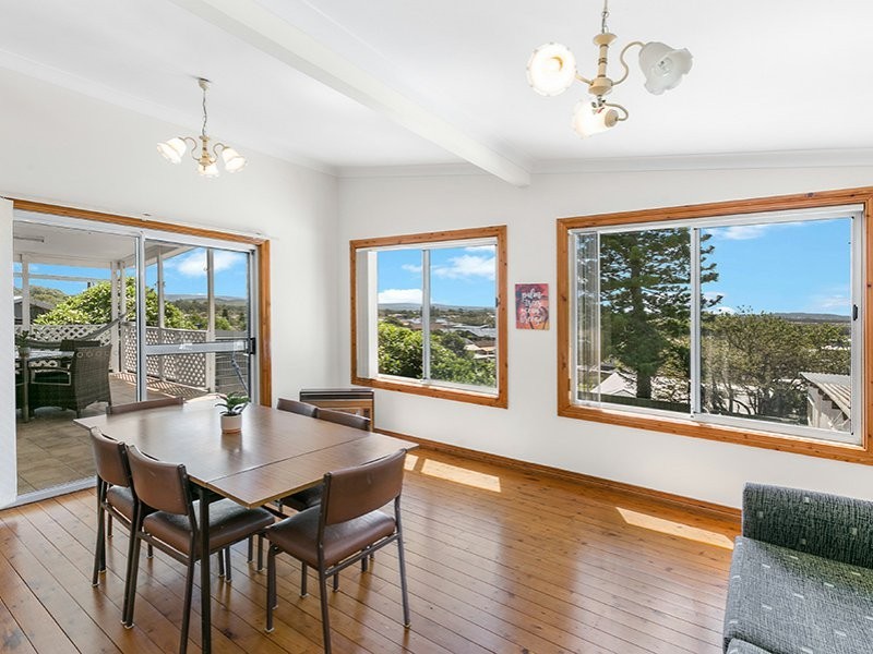 11 Jan Close, Caves Beach NSW 2281