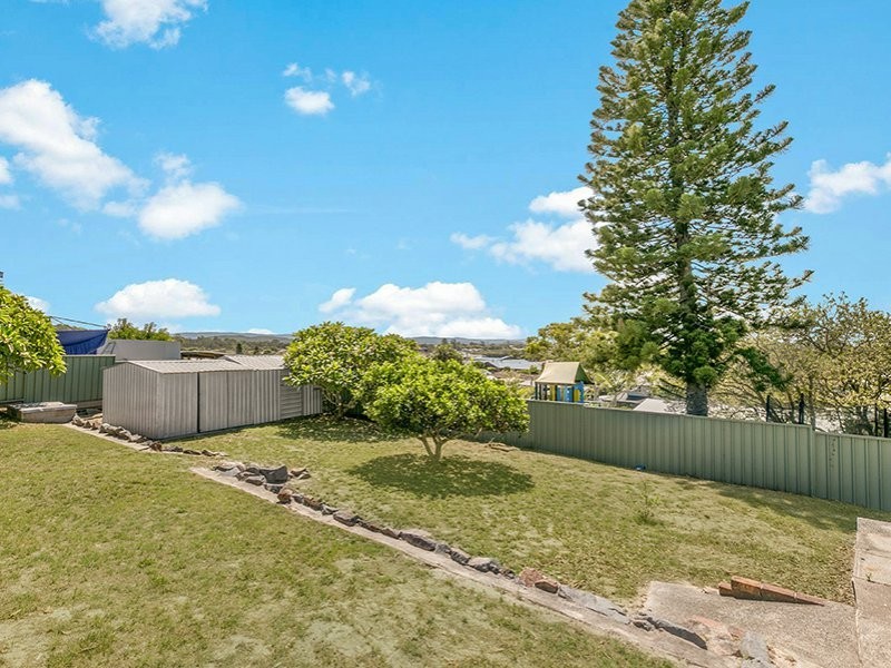 11 Jan Close, Caves Beach NSW 2281