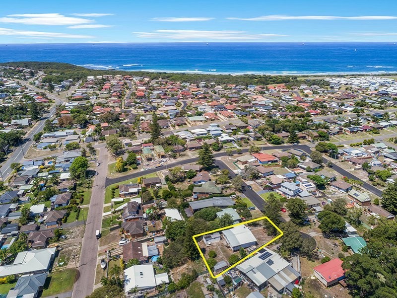 11 Jan Close, Caves Beach NSW 2281