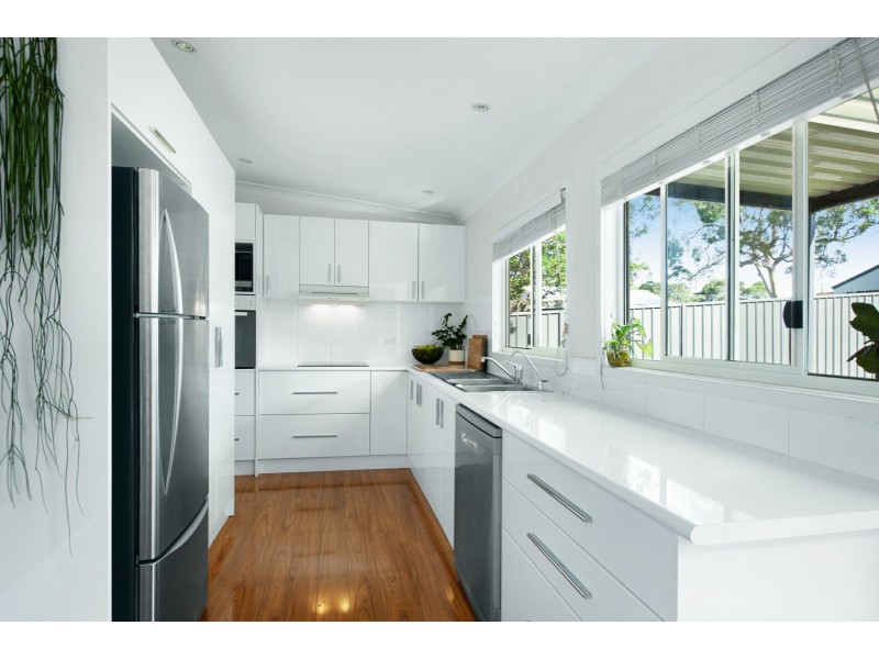 10 Deane Street, Belmont NSW 2280