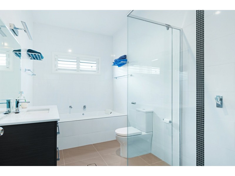 16 High Street, Belmont NSW 2280