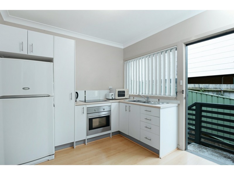 2/24 Haig Street, Belmont NSW 2280