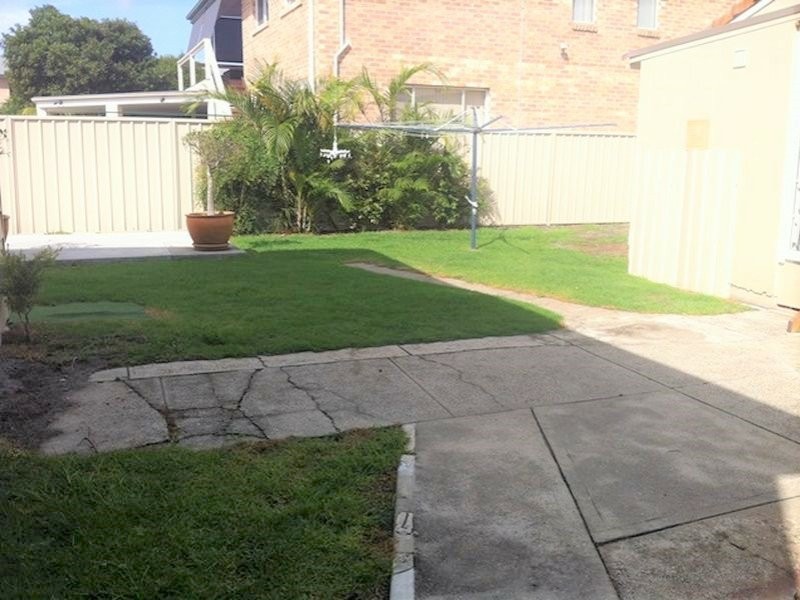 68 Lakeview Parade, Pelican NSW 2281
