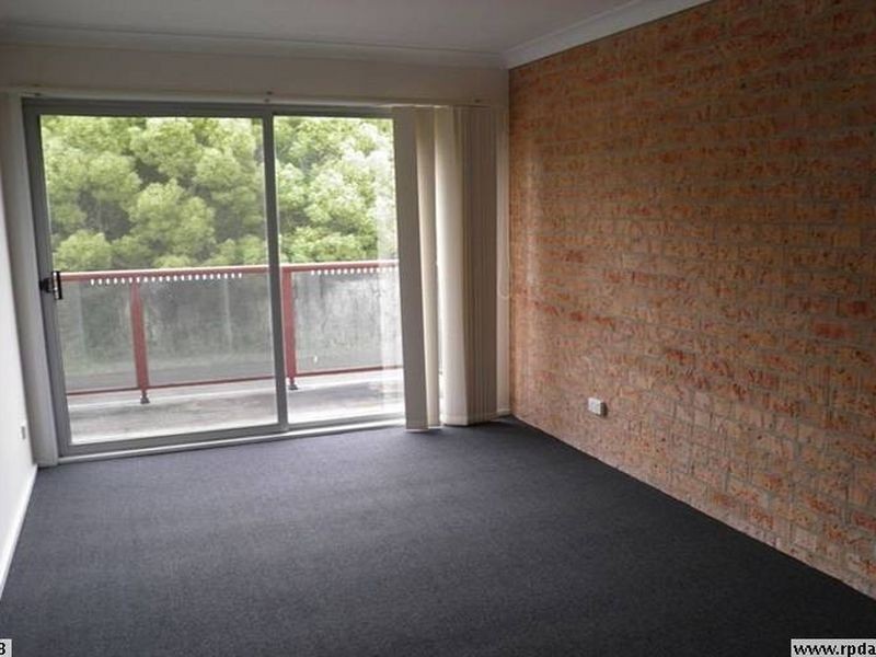 1/64 Lake View Parade, Pelican NSW 2281