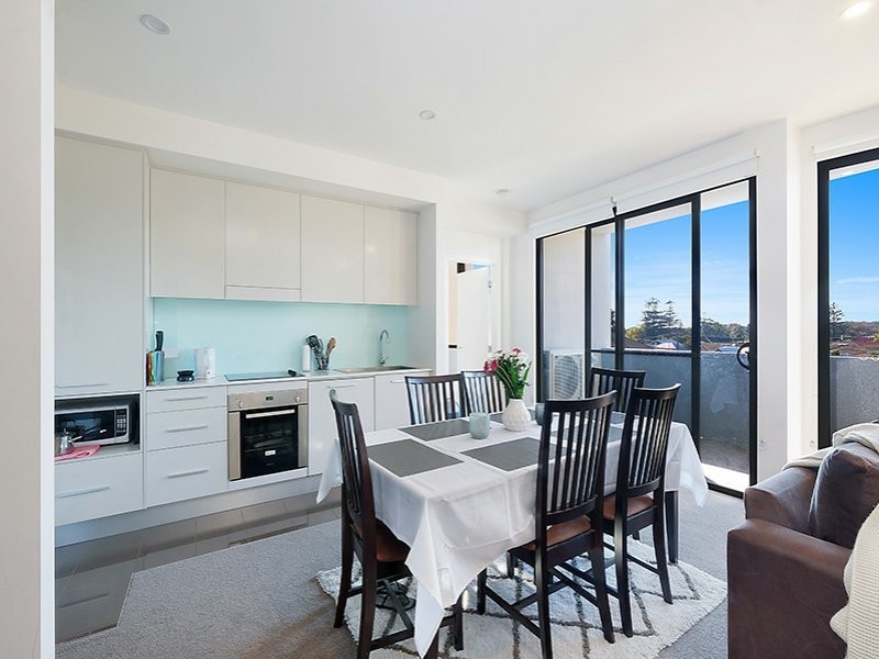 E216/11 Ernest Street, Belmont NSW 2280