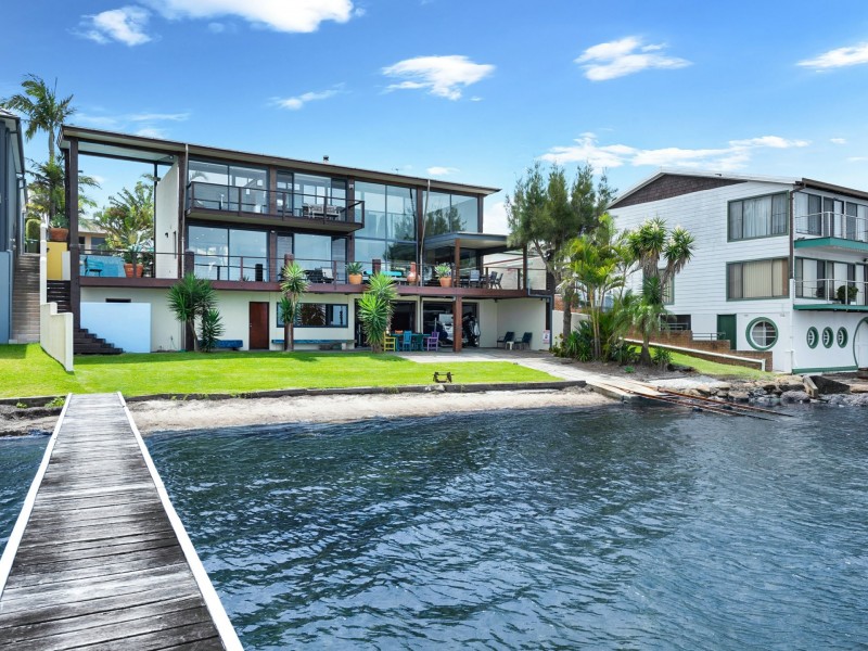 144 Ross Street, Belmont NSW 2280