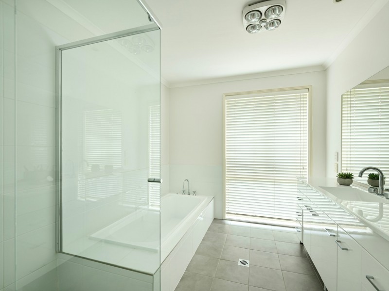 20 Nursery Grove, Mount Hutton NSW 2290