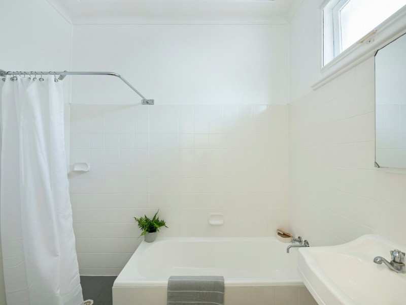 18 Pacific Street, Caves Beach NSW 2281