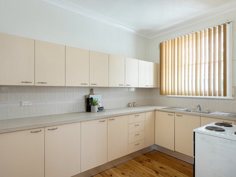 18 Pacific Street, Caves Beach NSW 2281