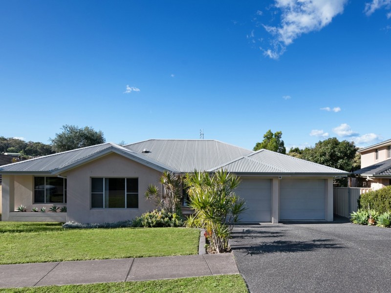 25 Pebble Beach Court, Belmont NSW 2280