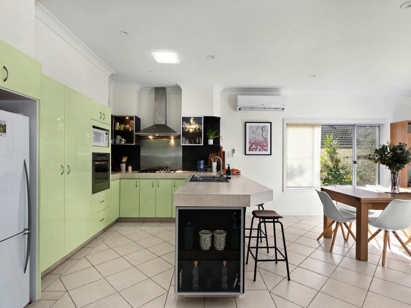 25 Pebble Beach Court, Belmont NSW 2280