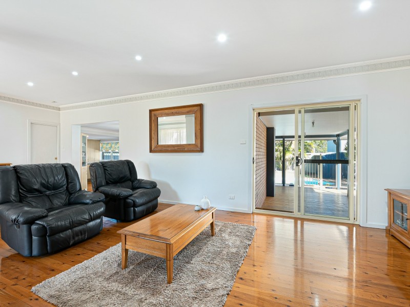 2 Haddon Crescent, Marks Point NSW 2280