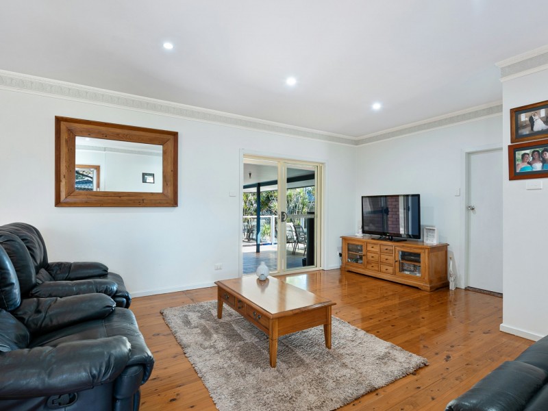 2 Haddon Crescent, Marks Point NSW 2280