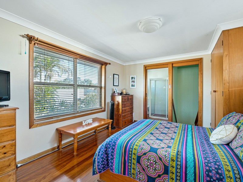 2 Haddon Crescent, Marks Point NSW 2280