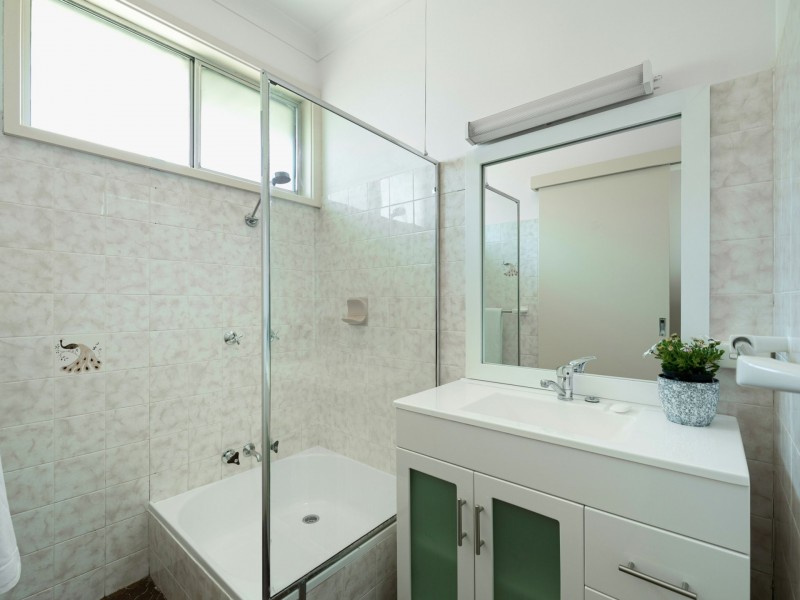 27 Vista Parade, Belmont NSW 2280