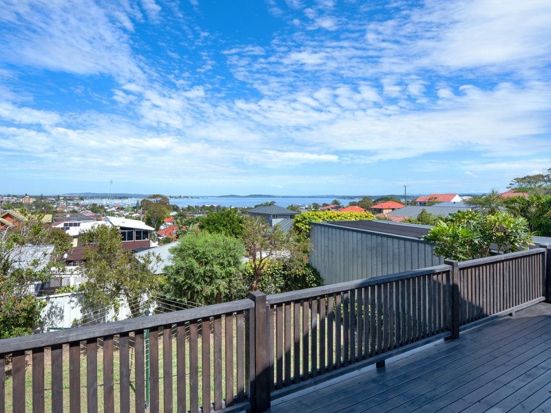 27 Vista Parade, Belmont NSW 2280