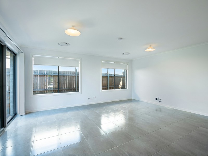 2 Ford Avenue, Mount Hutton NSW 2290