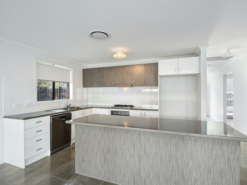 2 Ford Avenue, Mount Hutton NSW 2290