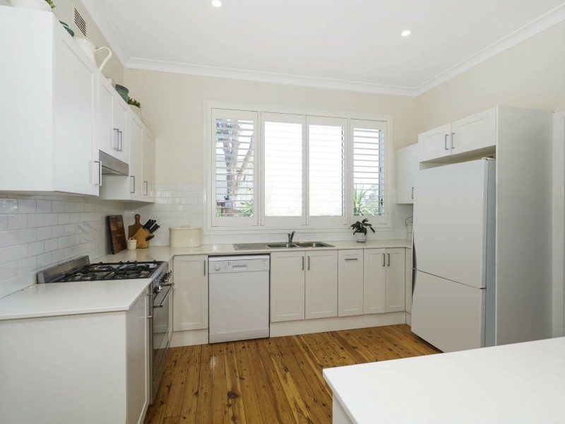 36 Croft Road, Eleebana NSW 2282