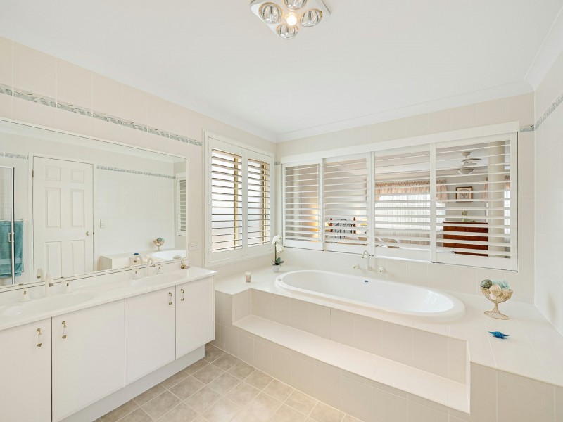 18 Nyanda Avenue, Floraville NSW 2280