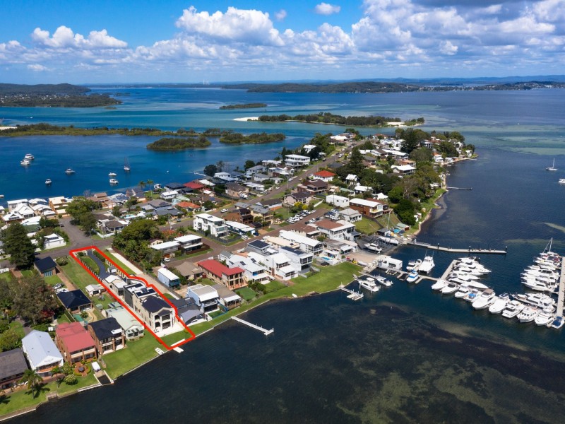 91 Marks Point Road, Marks Point NSW 2280