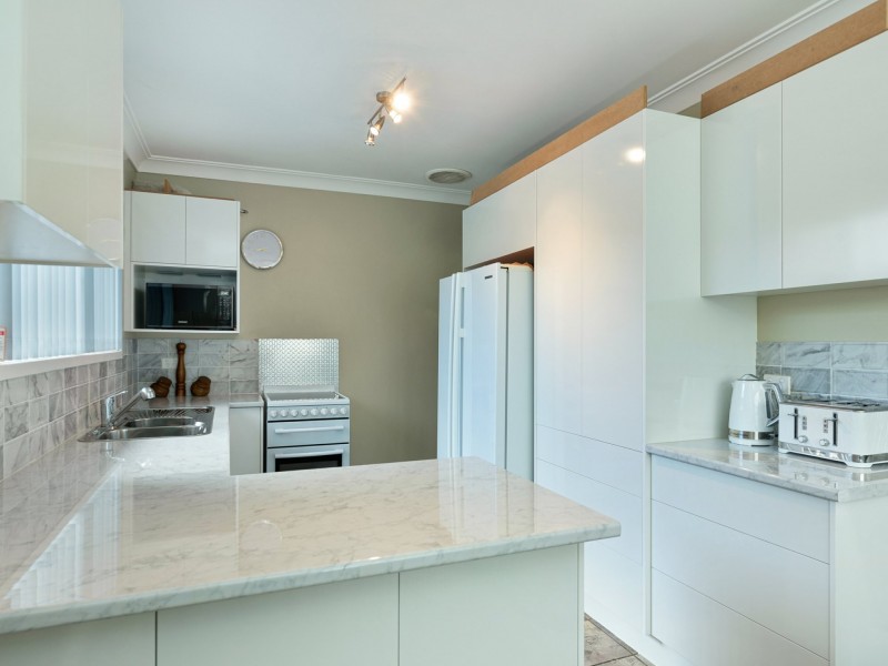 140 Wommara Avenue, Belmont North NSW 2280