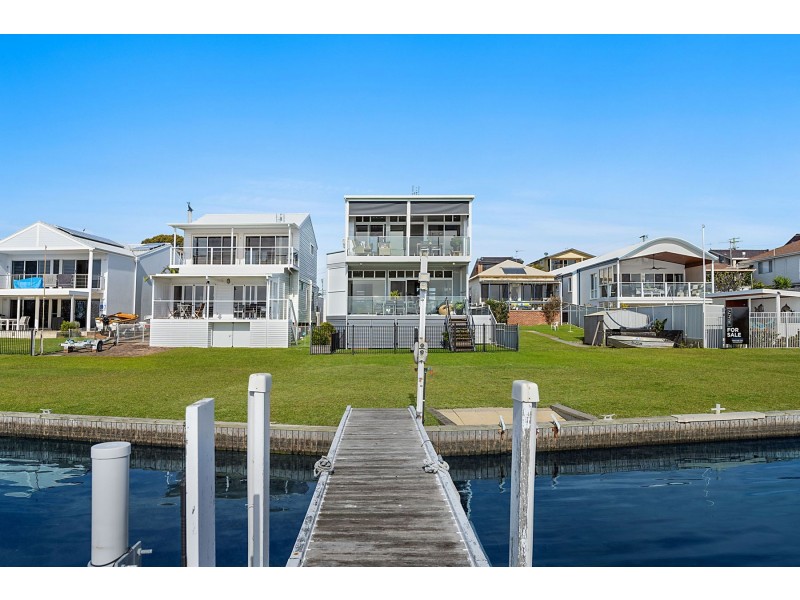 13 Edith Street, Marks Point NSW 2280