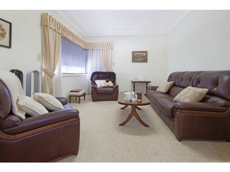 11 Kalaroo Road, Redhead NSW 2290