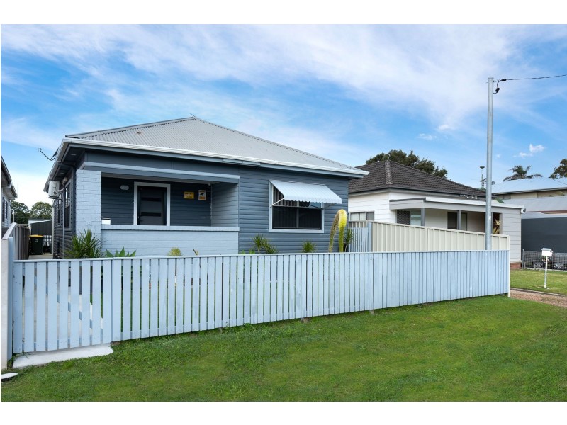 14 Swan Street, Marks Point NSW 2280