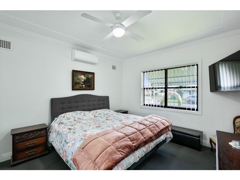 14 Swan Street, Marks Point NSW 2280