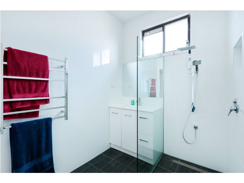 14 Swan Street, Marks Point NSW 2280