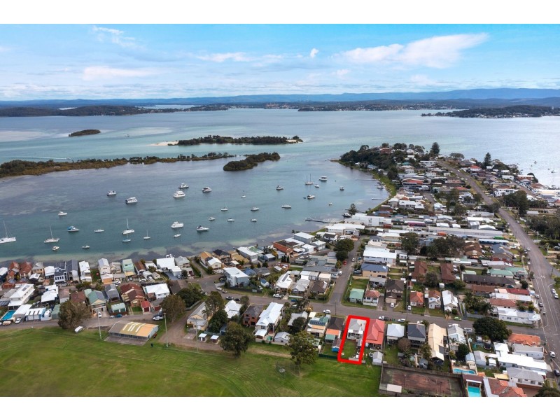 14 Swan Street, Marks Point NSW 2280