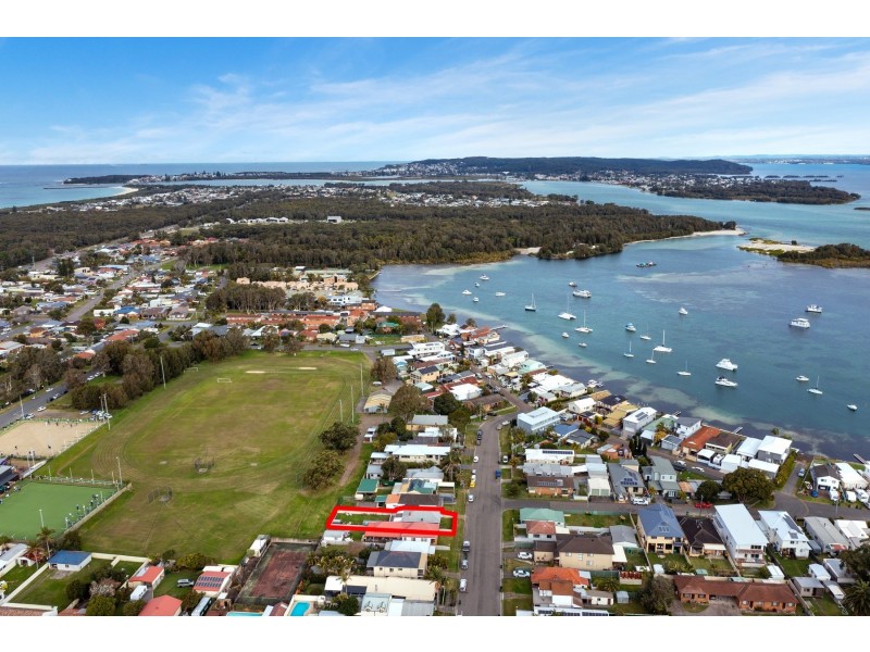 14 Swan Street, Marks Point NSW 2280