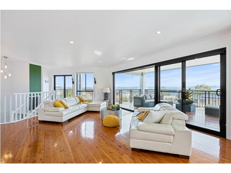 10 The Shores Way, Belmont NSW 2280