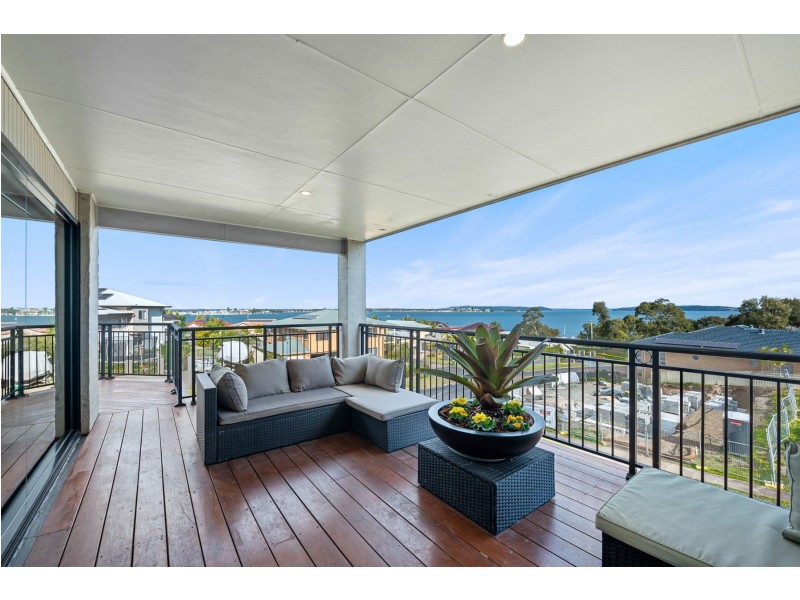 10 The Shores Way, Belmont NSW 2280