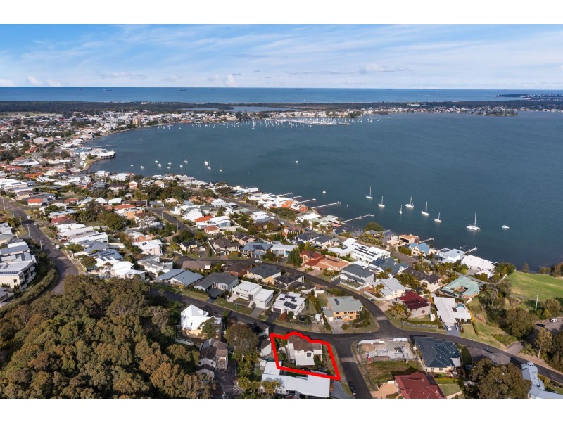 10 The Shores Way, Belmont NSW 2280