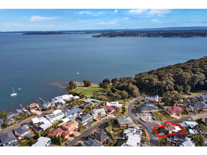 10 The Shores Way, Belmont NSW 2280