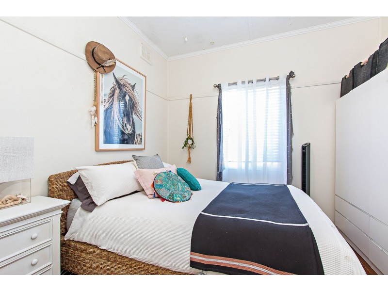 5 New Street, Belmont South NSW 2280