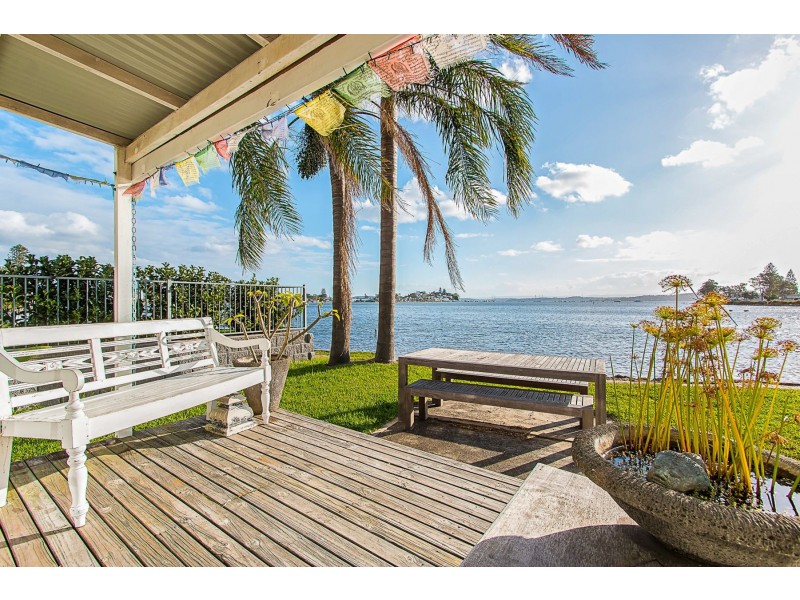 5 New Street, Belmont South NSW 2280