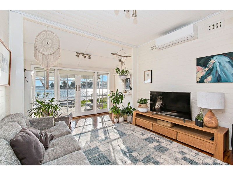 5 New Street, Belmont South NSW 2280