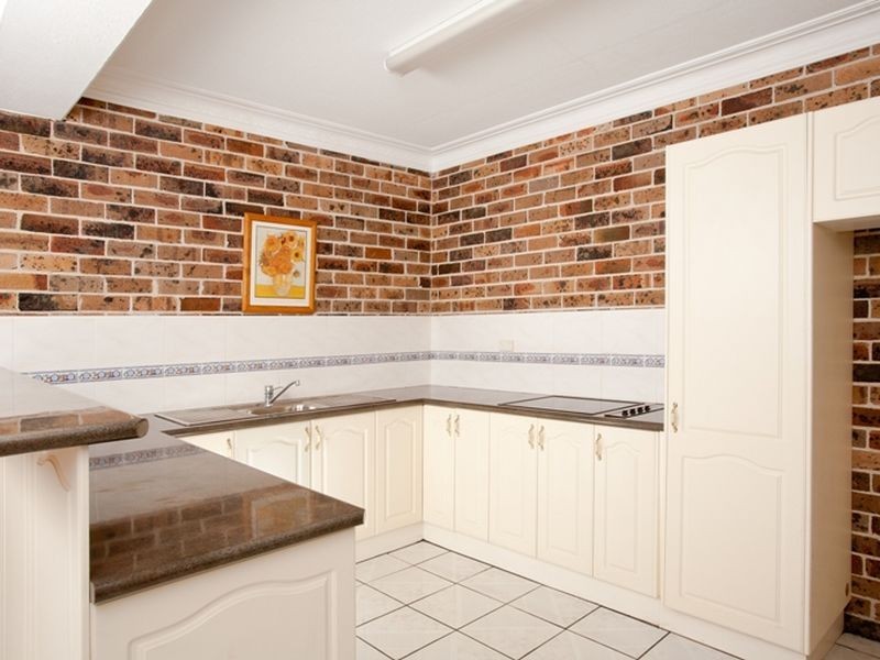 37 Lindsay Avenue, Valentine NSW 2280