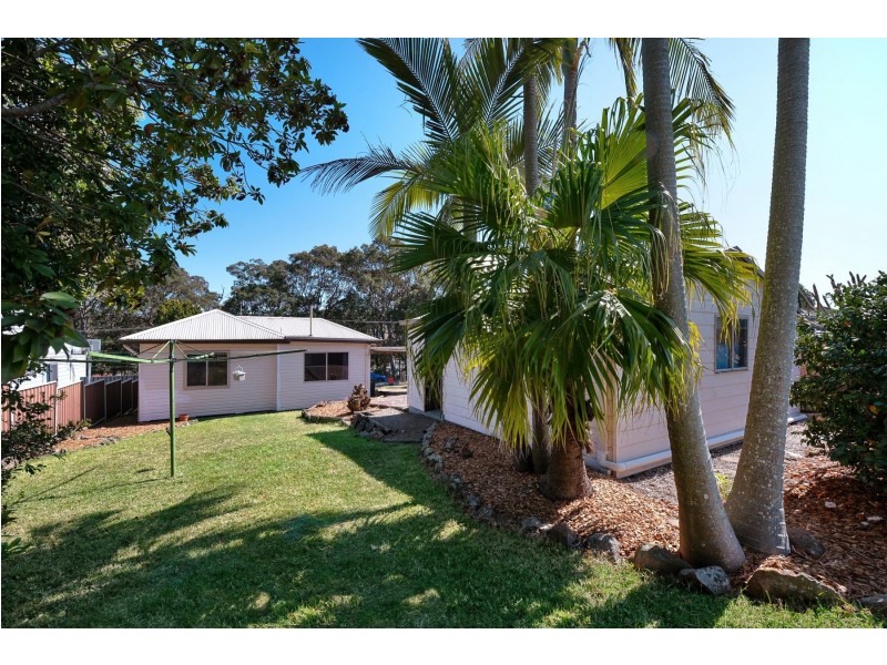 347 Pacific Highway, Belmont North NSW 2280