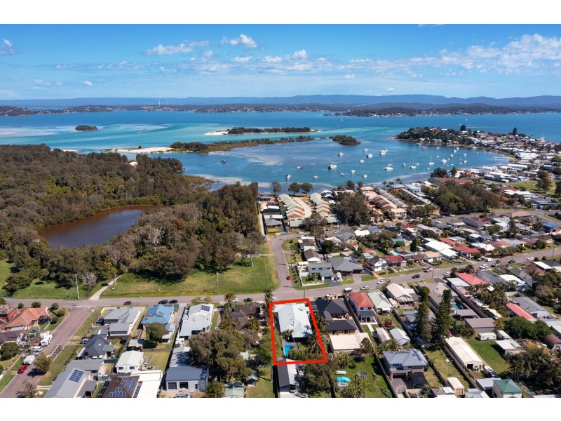 40 Docker Street, Marks Point NSW 2280
