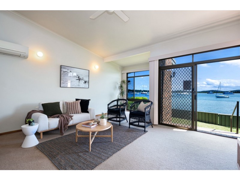 15 Marks Parade, Marks Point NSW 2280