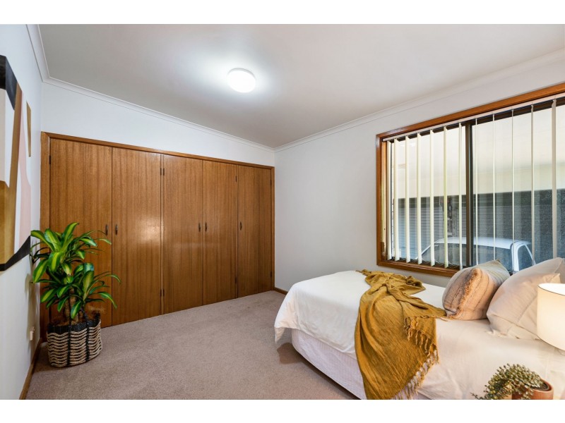 15 Marks Parade, Marks Point NSW 2280